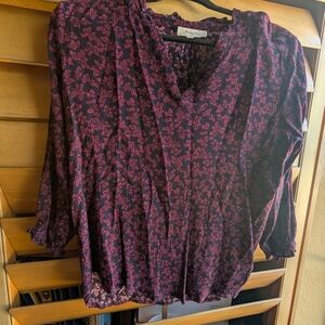 Chic V-Neck Floral Blouse in Navy and Pink